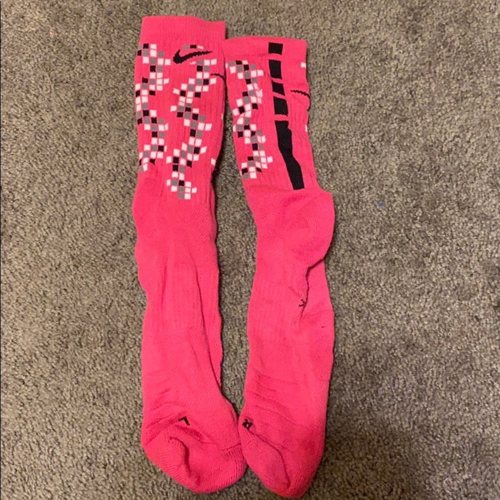 Nike elite breast cancer socks